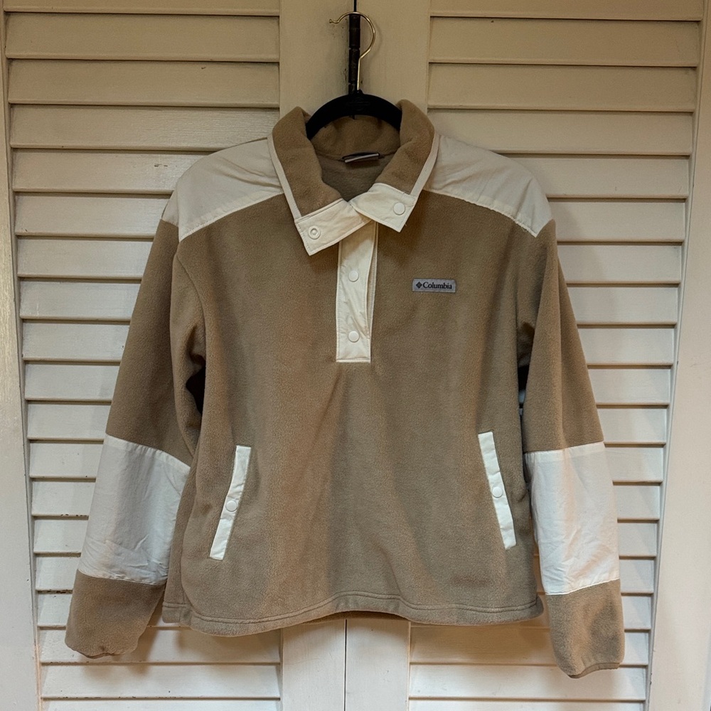 Columbia Tan and White Fleece Jacket